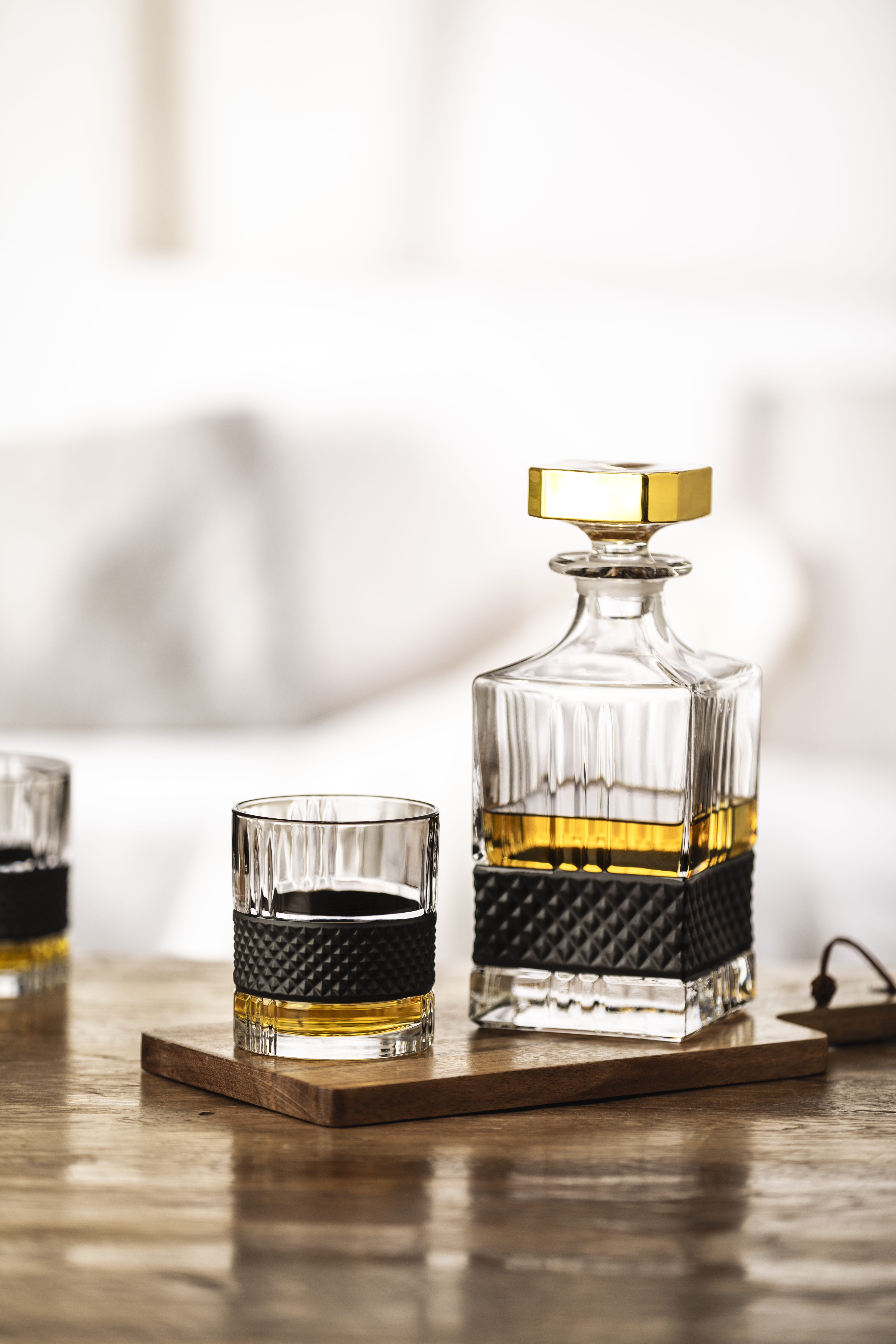 Whisky decanter black/gold No Drop Effect 0,85l GLEN